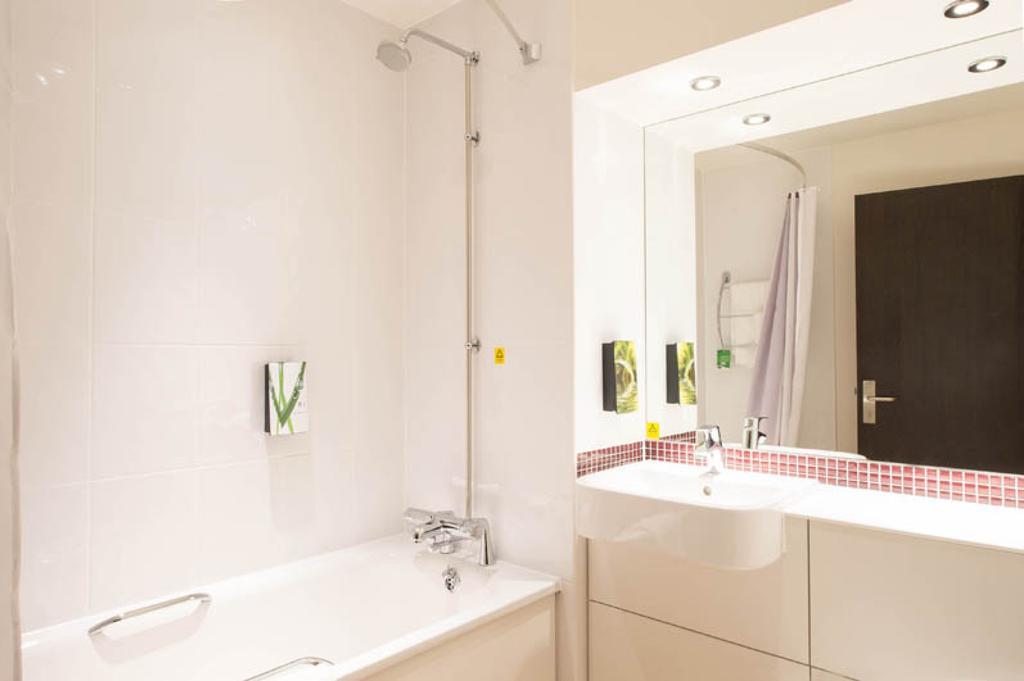 Premier Inn Edinburgh A1 - Newcraighall Extérieur photo